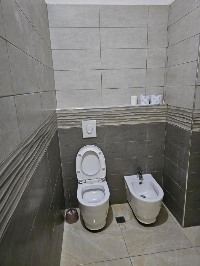 Vela Apartment Durres Bagian luar foto